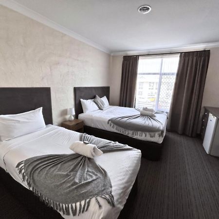 Prince Of Wales Hotel, 번버리 외부 사진