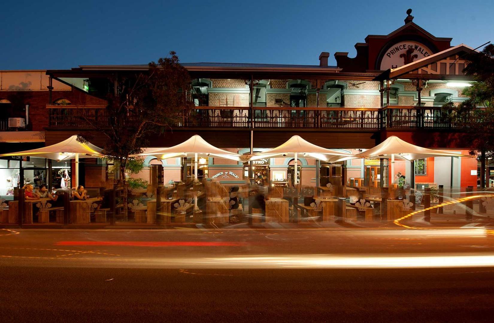 Prince Of Wales Hotel, 번버리 외부 사진