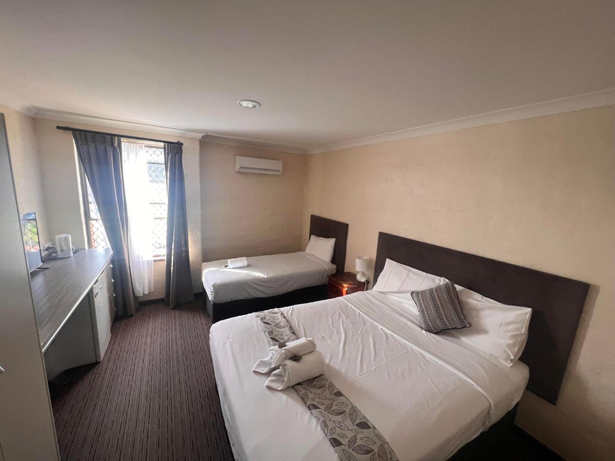 Prince Of Wales Hotel, 번버리 외부 사진