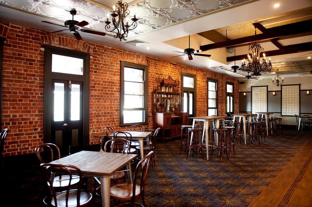 Prince Of Wales Hotel, 번버리 외부 사진