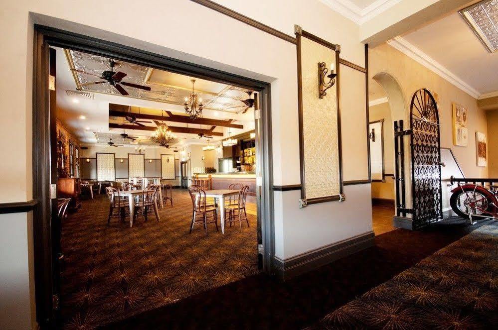 Prince Of Wales Hotel, 번버리 외부 사진